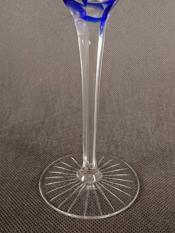 Niebieski remer do wina - Stare szlify i forma