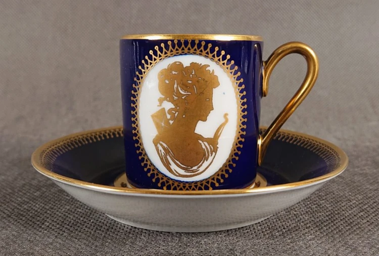Urocze espresso z medalionem - porcelana Reichenbach