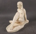 Profil rzeźby ceramicznej dziewczyna lata 40 styl retro