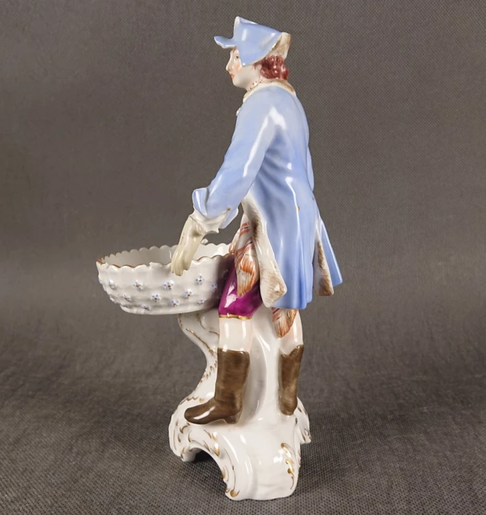 Profil lewy kolekcjonerska figura porcelanowa scena rodzajowa KPM Berlin