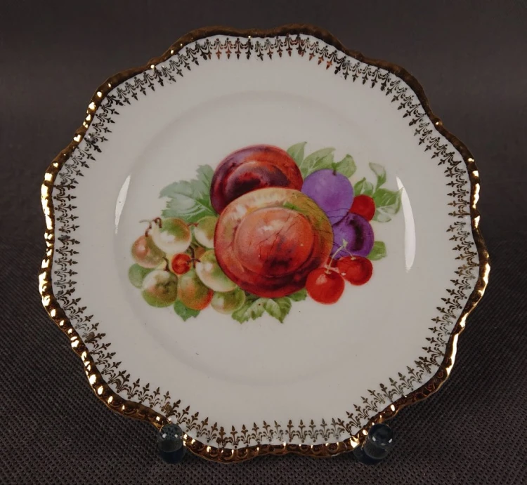 Talerzyk deserowy z motywem jabłek i truskawek śląska porcelana