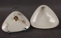 Wnętrze trójkątnej bombonierki Eschenbach Bavaria porcelana