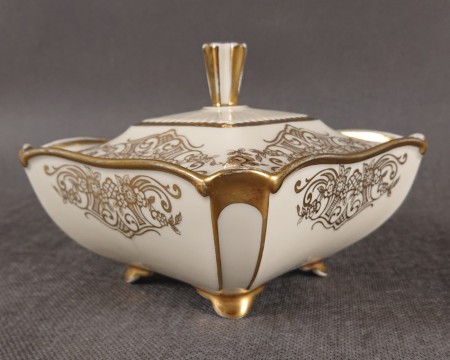 Przedwojenna bombonierka Weimar Marita złocona porcelana niemiecka