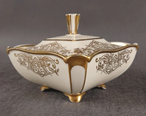 Przedwojenna bombonierka Weimar Marita złocona porcelana niemiecka
