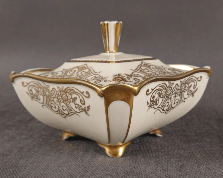 Przedwojenna bombonierka Weimar Marita złocona porcelana niemiecka