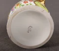 XIX-wieczna porcelana kolekcjonerska osłonka z autorską sygnaturą malarza