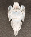 Porcelanowa kropielniczka ścienna anioł z muszlą złocenia