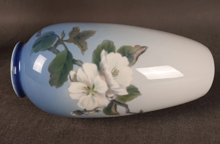 Klasyczny skandynawski wazon porcelanowy Royal Copenhagen
