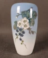Wazon Royal Copenhagen motyw jeżyny i białych kwiatów porcelana