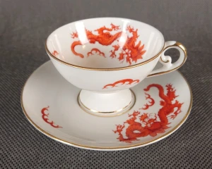 Filiżanka do Espresso ze Spodkiem | Czerwony Smok Meissen | PGH Porzellanmalerhandwerk | Kolekcjonerska Porcelana Miśnieńska