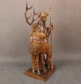 Międzywojenna figura myśliwska z drewna olchowego wysokość 45,5 cm