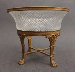 Antyczna patera kryształowa Baccarat w stylu Empire – francuski luksus z brązem 1850-1909