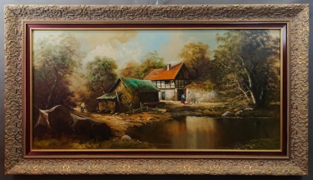 Pełny widok panoramicznego obrazu olejnego na płótnie Michaela W. Schneidera w ozdobnej ramie przedstawiającego sielską wieś ze stawem