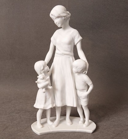 Porcelanowa figurka biskwitowa Matka z dziećmi Kaiser Porzellan