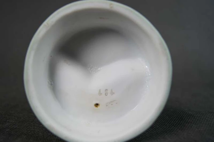 Naga Wenus porcelana biskwitowa figurka