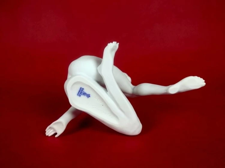 Porcelana Kaiser W. Gawantka Akt kobiety