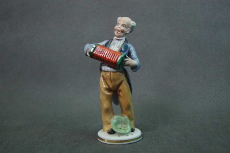 Gräfenthal śliczna figura muzyk z harmonią kapela !!!