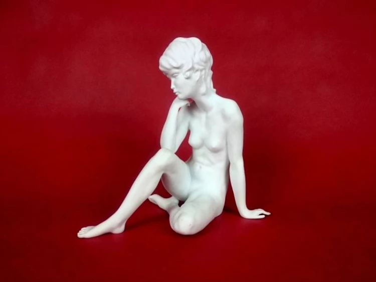 Porcelana Kaiser W. Gawantka Akt kobiety