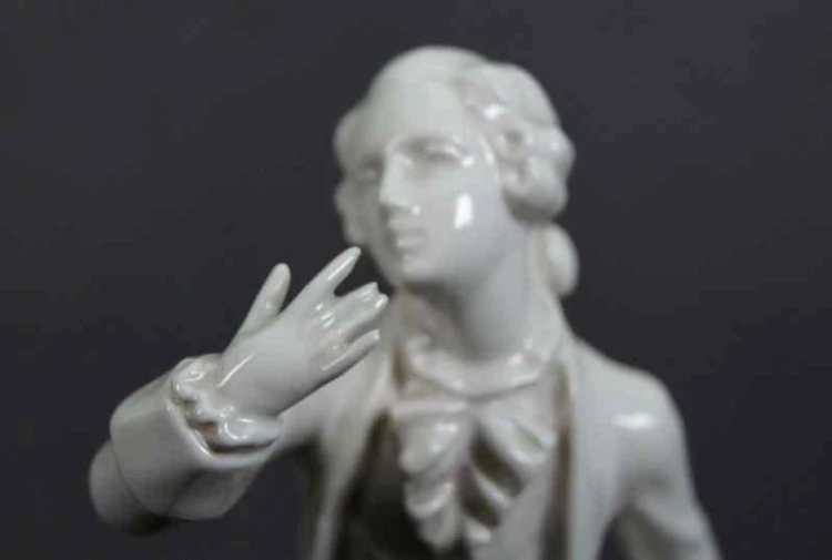 GOEBEL WYTWORNY PANICZ CUDOWNA FIGURA !!!
