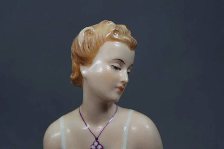 Royal Dux Deutschland Figura kobiety Art Deco