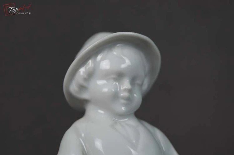 Porcelana Gerold .Figurka chłopca z sarenką. Okaz !!!