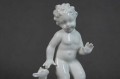 Porcelana Gerold biała figurka chłopczyka z kozą