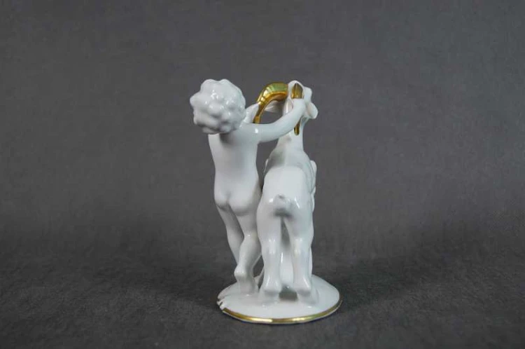 Biała porcelana Gerold figurka chłopiec z kozą