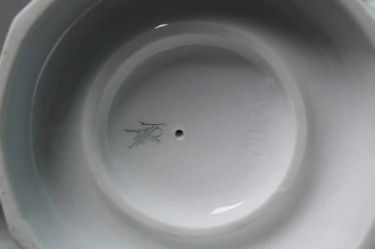 Gruchające gołębie fascynująca duża figura Neue Tettau