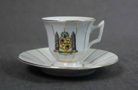 Herb Ilmenau na starej filiżance