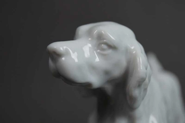 Prześliczna figura setera - biała porcelana
