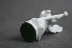 Biały aniołek z harfą porcelanowa figurka