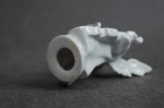 Biały aniołek z wiolonczelą porcelanowa figurka