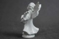 Biały aniołek z mandoliną porcelanowa figurka
