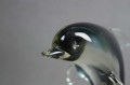 Delfin na kuli szklana artystyczna figura wersja 1