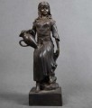 Brąz kobieta z dzbanem ciekawa figura