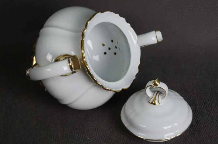 Porcelana Edelstein piękny dzbanek do herbaty