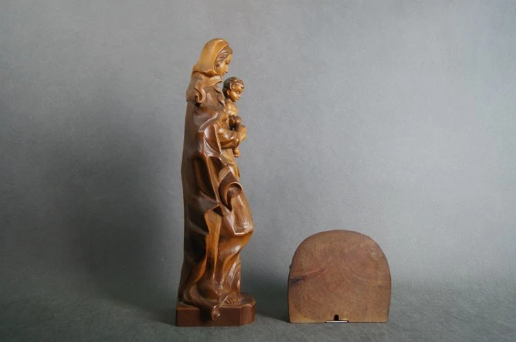 Rzeźba w drewnie duża madonna z dzieciątkiem na konsoli