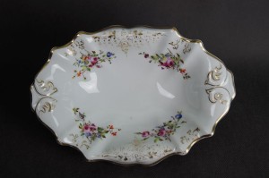 Porcelanowa patera z końca XIX wieku 2