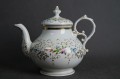 Porcelanowy imbryk do herbaty z końca XIX wieku