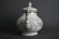 Porcelanowy imbryk do herbaty z końca XIX wieku