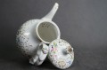 Porcelanowy imbryk do herbaty z końca XIX wieku