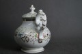 Porcelanowy imbryk do herbaty z końca XIX wieku