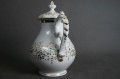 Porcelanowy dzbanek do kawy z końca XIX wieku