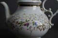 Porcelanowy dzbanek do kawy z końca XIX wieku