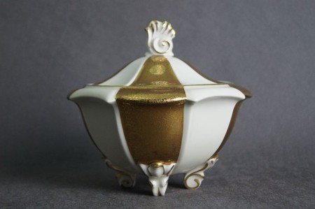 Porcelana AL-KA gustowna bomboniera ecru złoto Polecam !