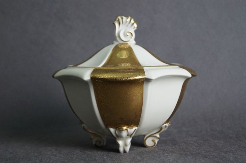 Porcelana AL-KA gustowna bomboniera ecru złoto Polecam !