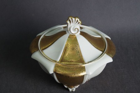 Porcelana AL-KA gustowna bomboniera ecru złoto Polecam !