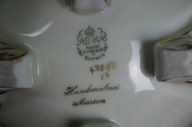 Porcelana AL-KA gustowna bomboniera ecru złoto Polecam !