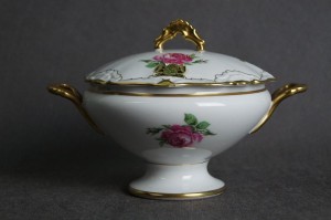 Porcelana Alka bomboniera różana piękność 