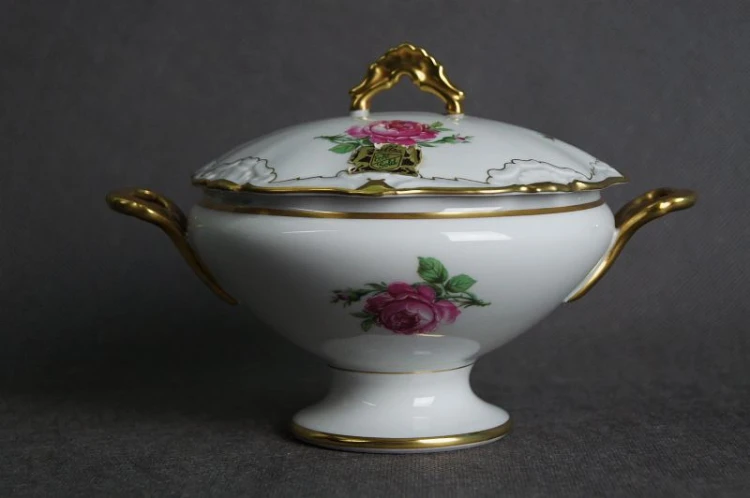 Porcelana Alka bomboniera różana piękność